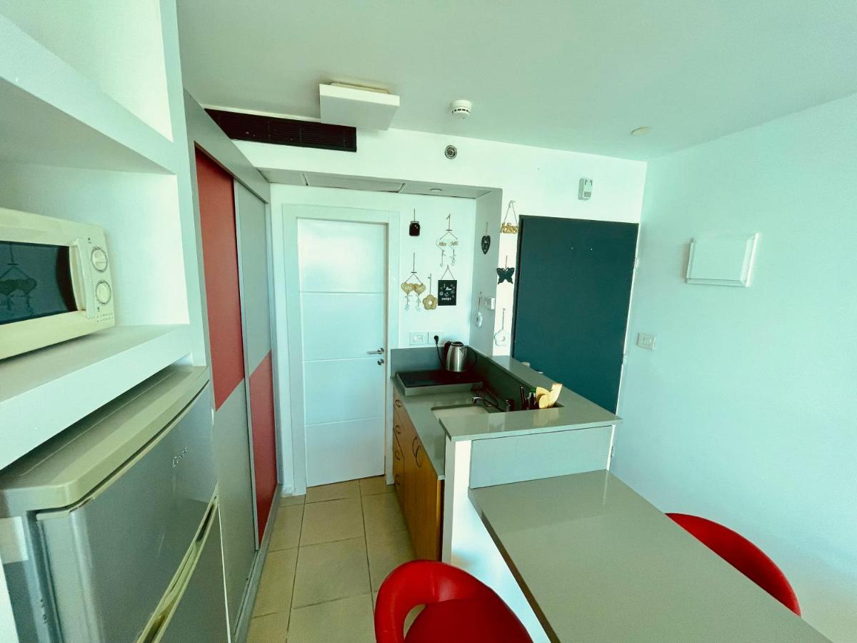 Carmel Holiday Apartments Нетания Экстерьер фото